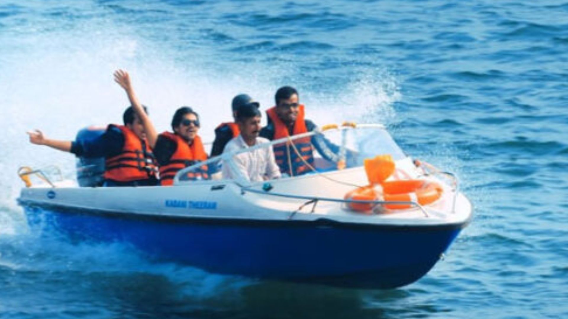 speed-boat-rides-shri-murdeshwara-beach