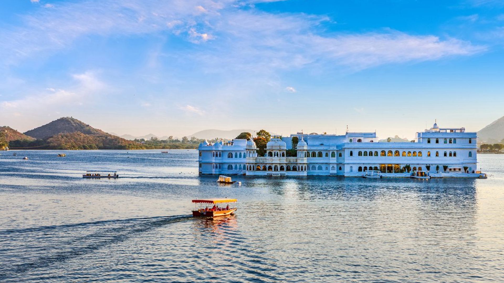 lake-pichola