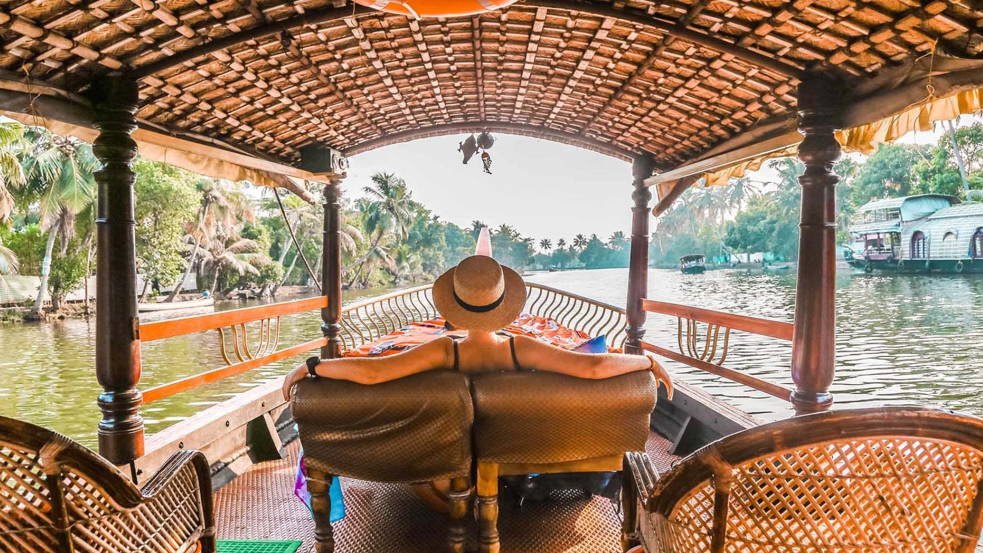 allaeppey-houseboat-ride.