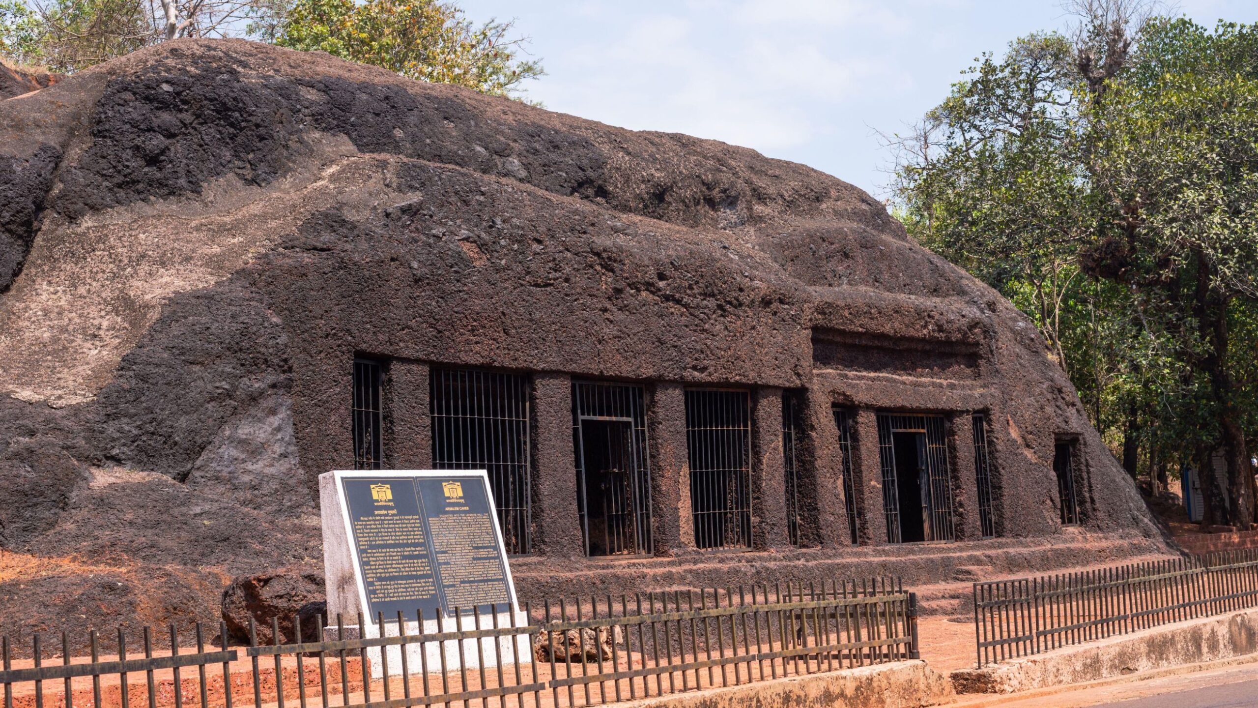 arvalem-caves-goa