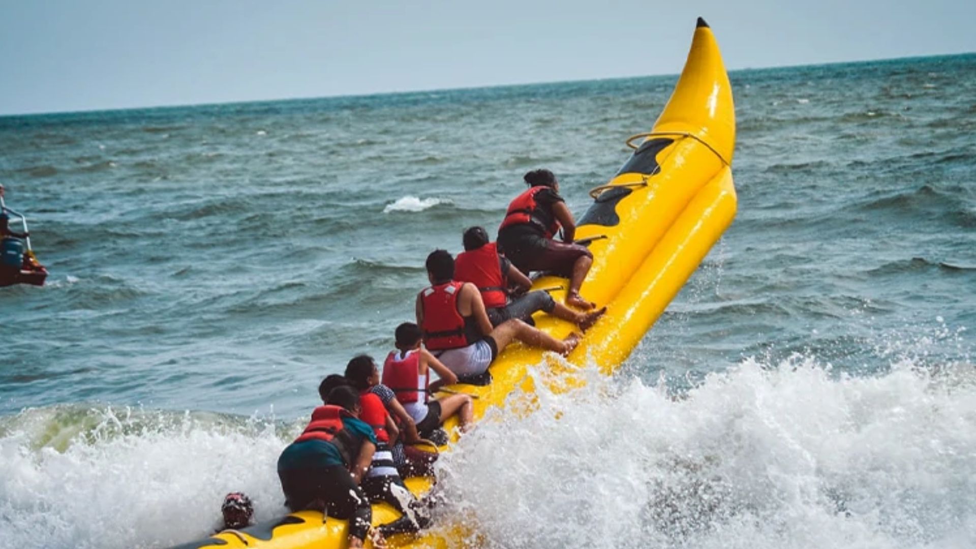 kovalam-watersports