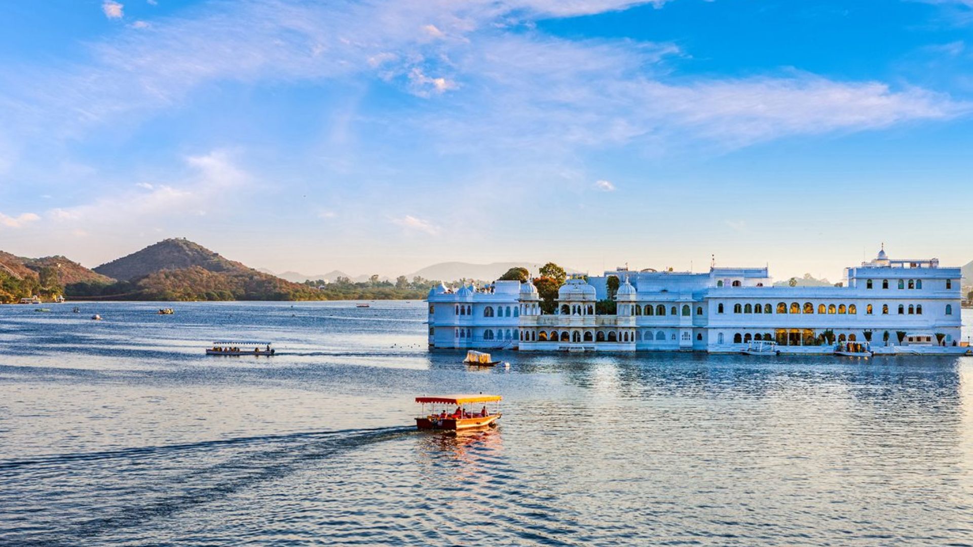 lake-pichola