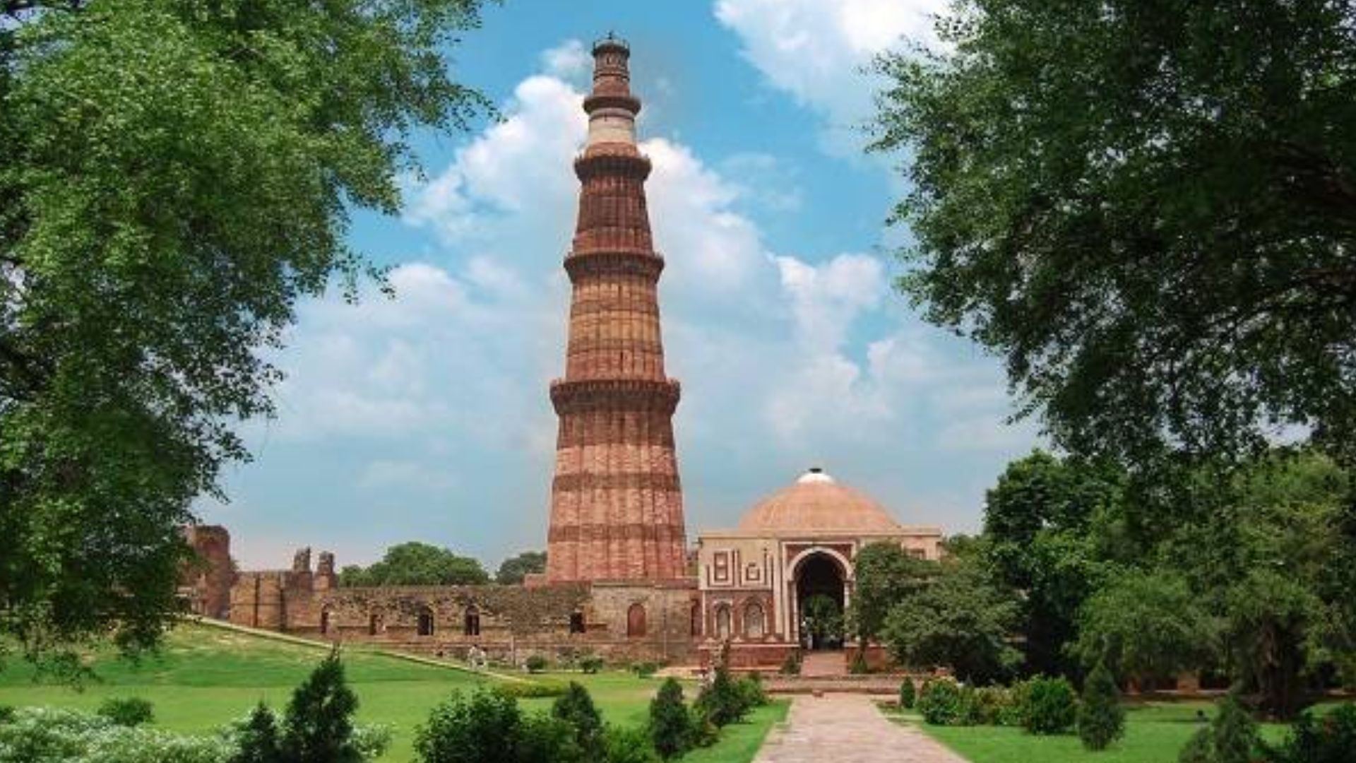 qutub-minar